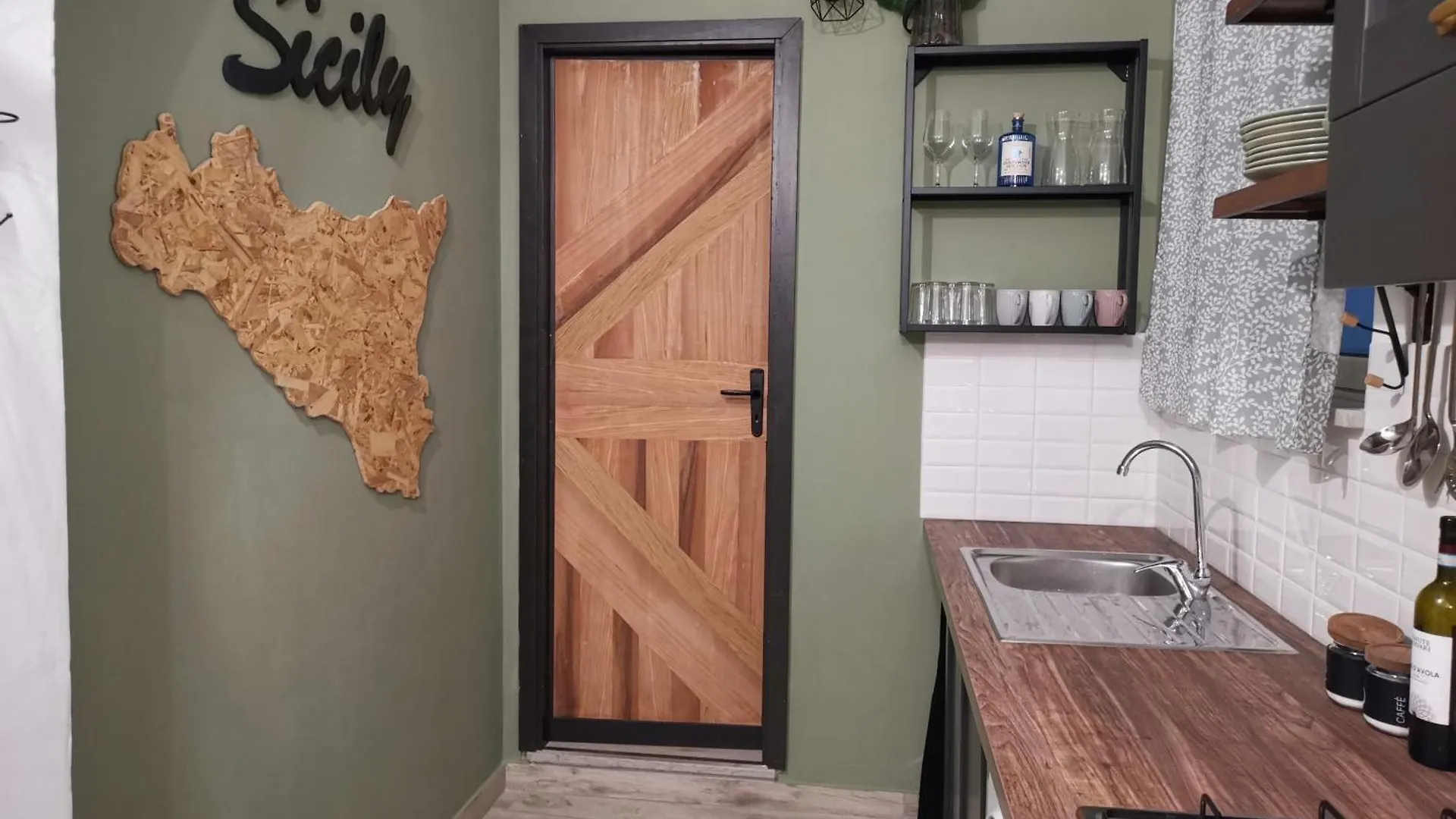 Ovidio Home باليرمو